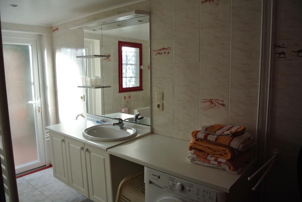 En Avignon 30133 Les Angles Apartment Les Angles  Room photo
