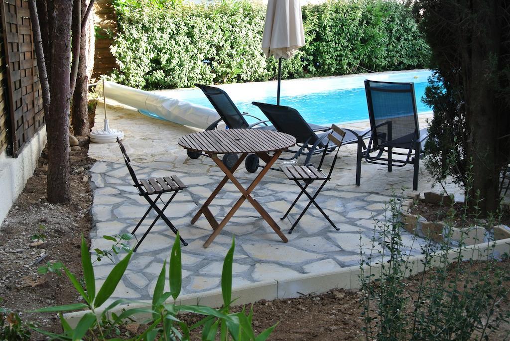 En Avignon 30133 Les Angles Apartment Les Angles  Room photo