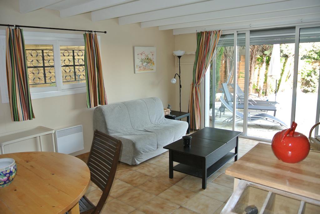 En Avignon 30133 Les Angles Apartment Les Angles  Room photo